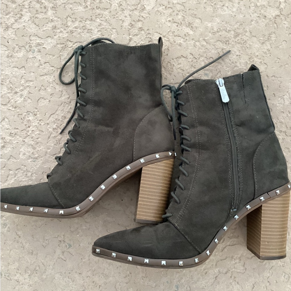 Charles By Charles David Boots Womens Size 8.5MGreen Duffy Lace Up Studded Ankle